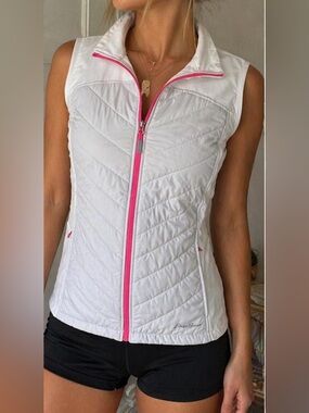 Eddie Bauer White Quilted Vest Women’s 2XL Lightweight Zip Up Athletic Pink Trim